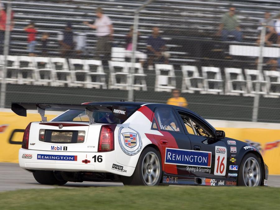  Cadillac CTS-V Race Car 2005 года  (фото 13 из 30)